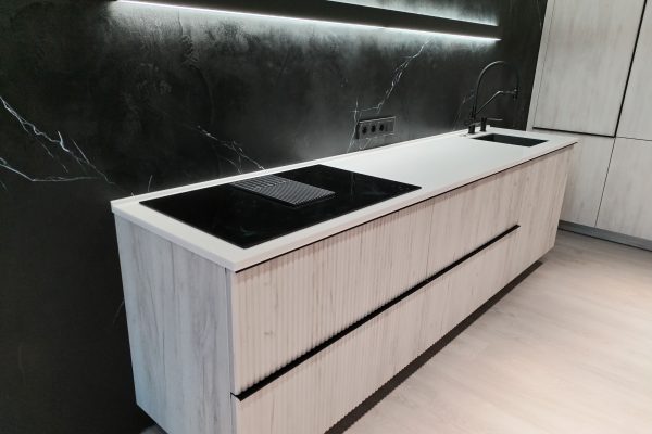 stoleshnica_akril_kuhnya-1