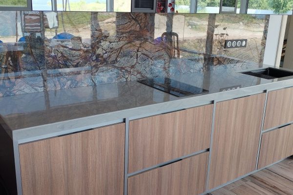 stoleshnica_akril_kuhnya-14