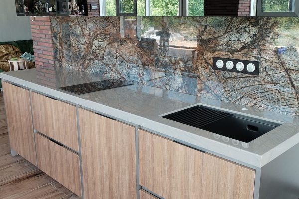 stoleshnica_akril_kuhnya-15