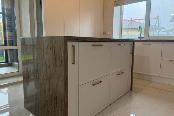 stoleshnica_akril_kuhnya-18