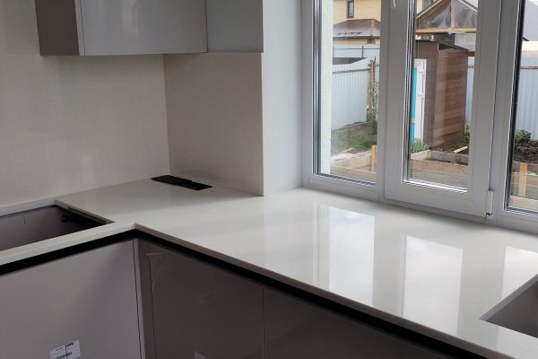 stoleshnica_akril_kuhnya-7