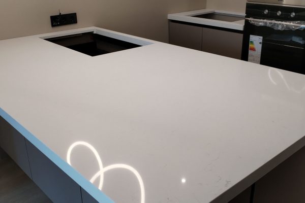 stoleshnica_kvarc_kuhnya-10