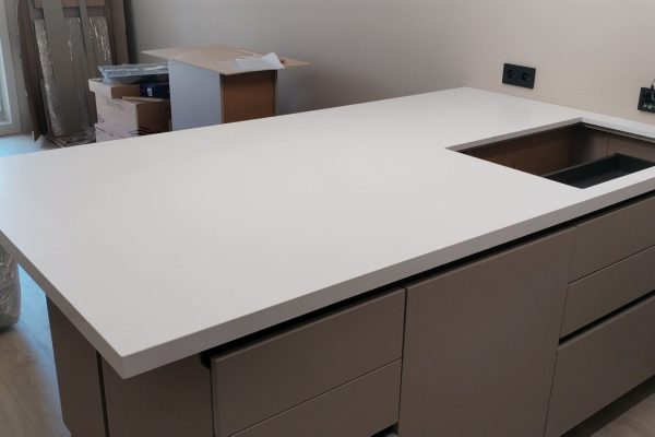 stoleshnica_kvarc_kuhnya-12