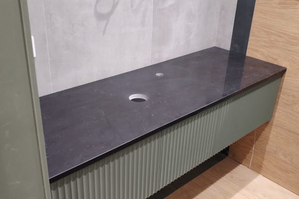 stoleshnica_kvarc_su-3